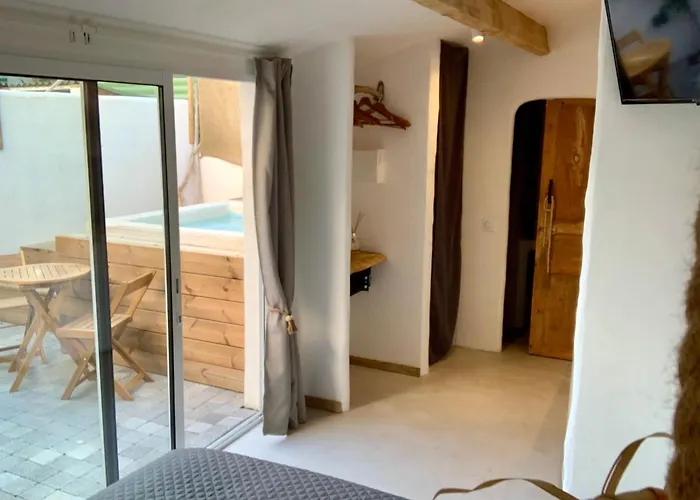Xenonas Appartement Avec Petite Piscine