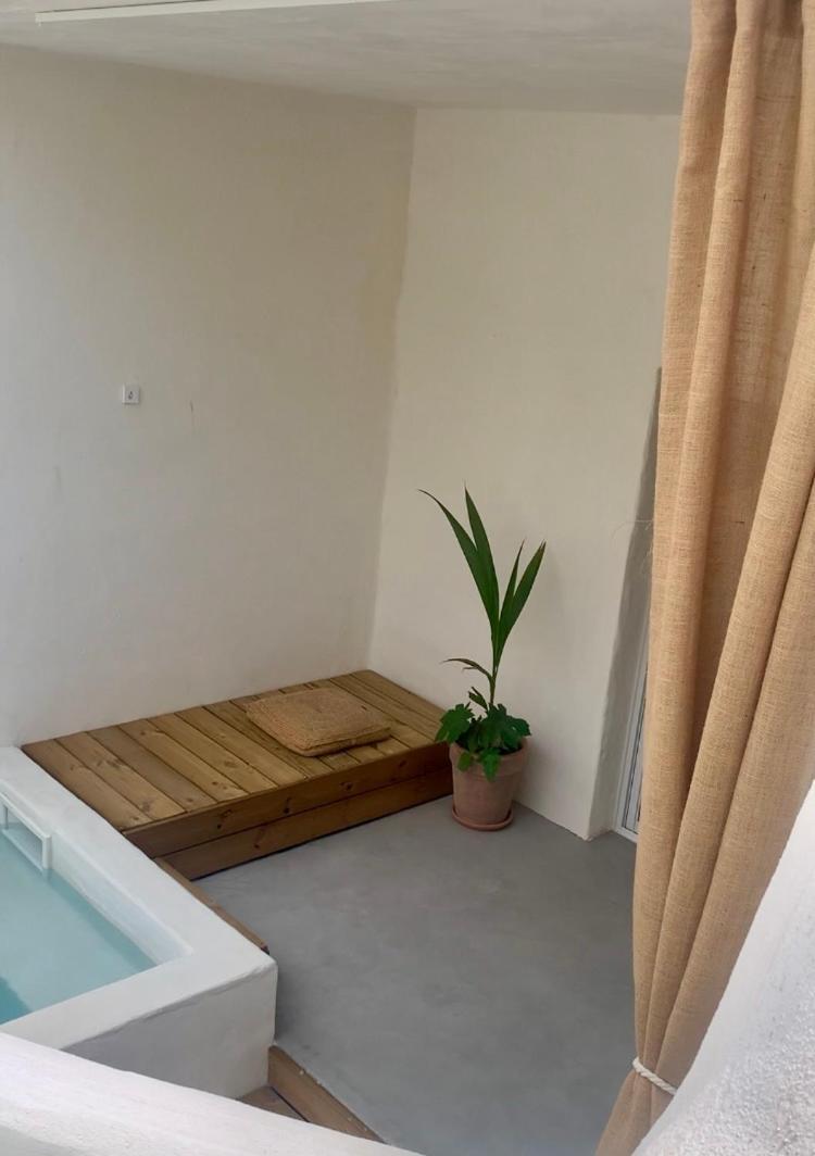Apartment Xenonas Avec Petite Piscine