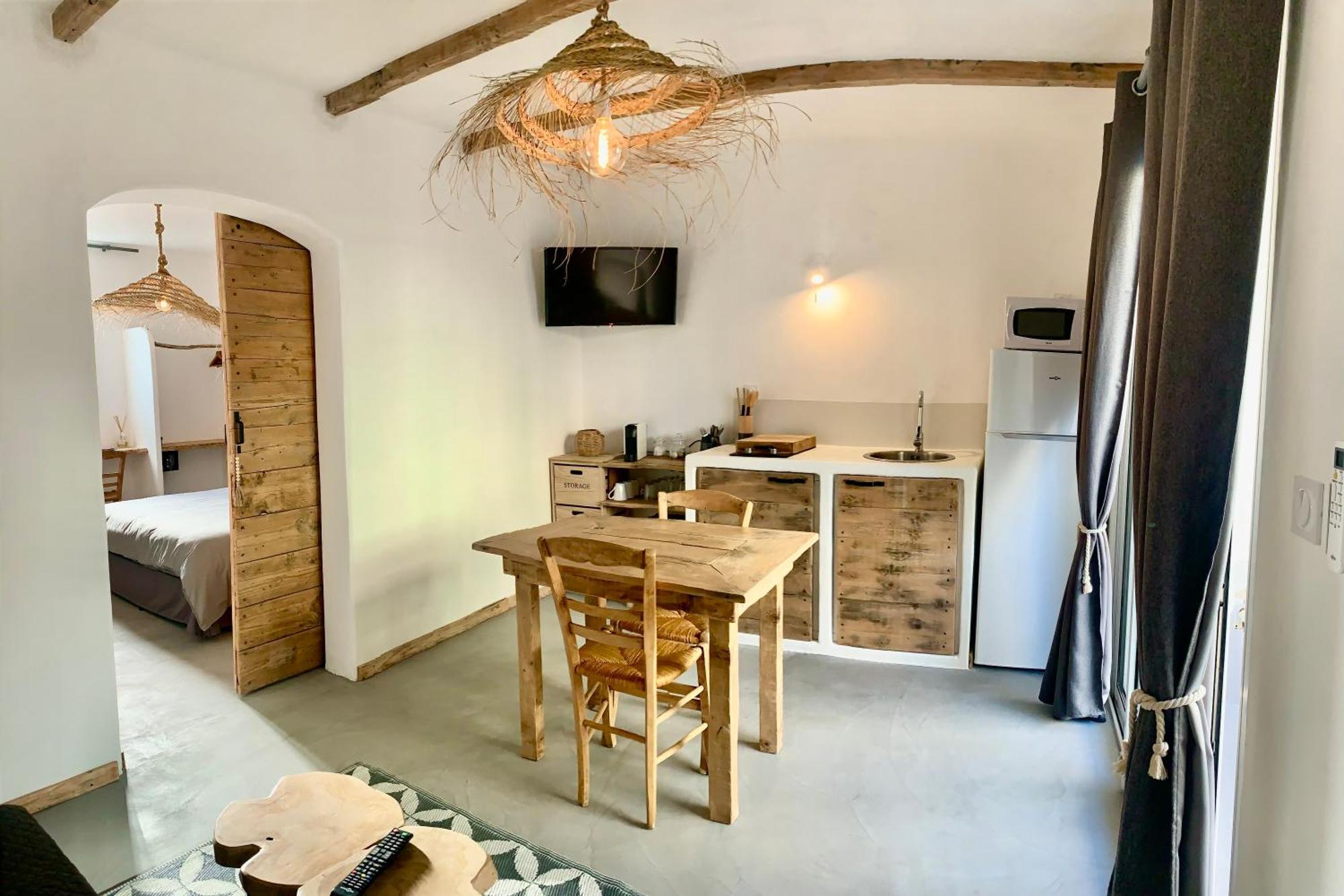 Apartment Xenonas Avec Petite Piscine